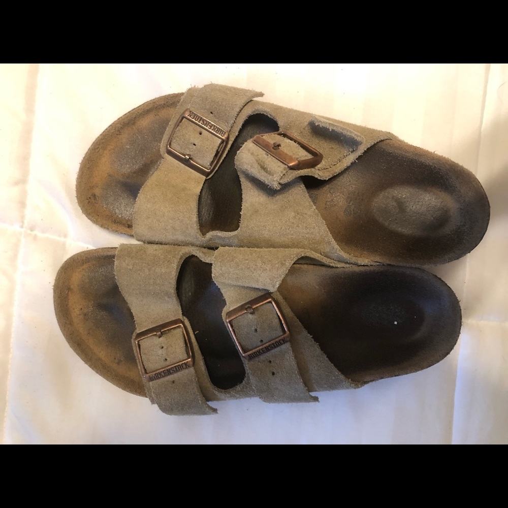 Tan Birkenstock sandals!!! Fits women’s 8 1/2